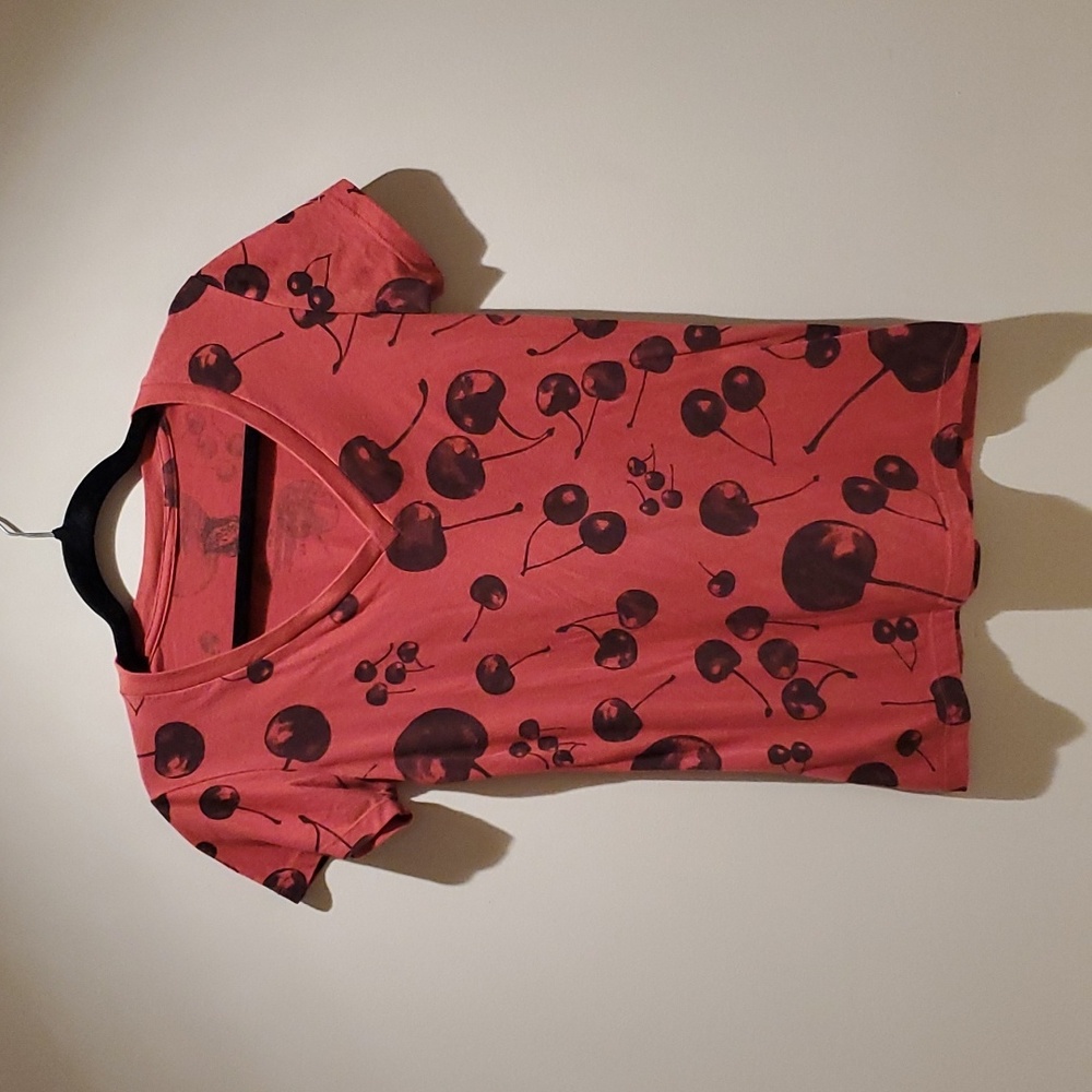 Cherry Print V Neck Tee - L